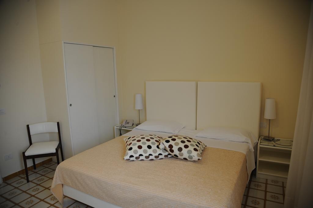 Via Capo Rooms Sorrento Ruang foto